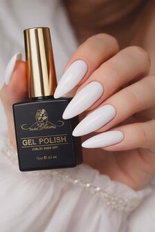 Studio Glam Amazing White  01