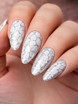Studio Glam Crackle base polish Silver